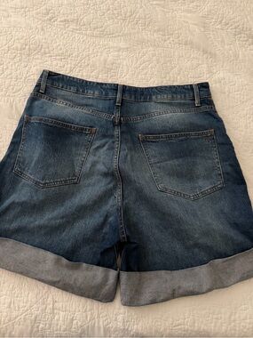 Pilcro Dark Blue Rolled-Hem Jean Shorts size 31
